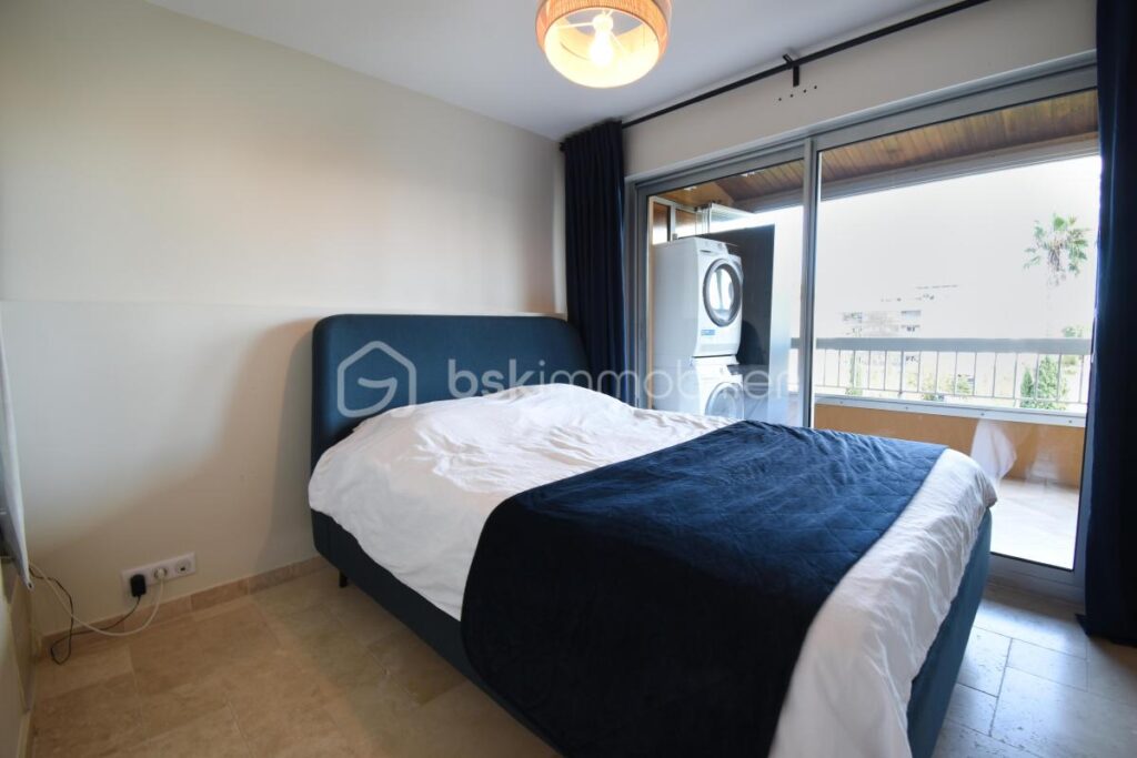 A la vente T3 entièrement rénové au 3ème et dernier étage! – 3 pièces – 2 chambres – 52 m²