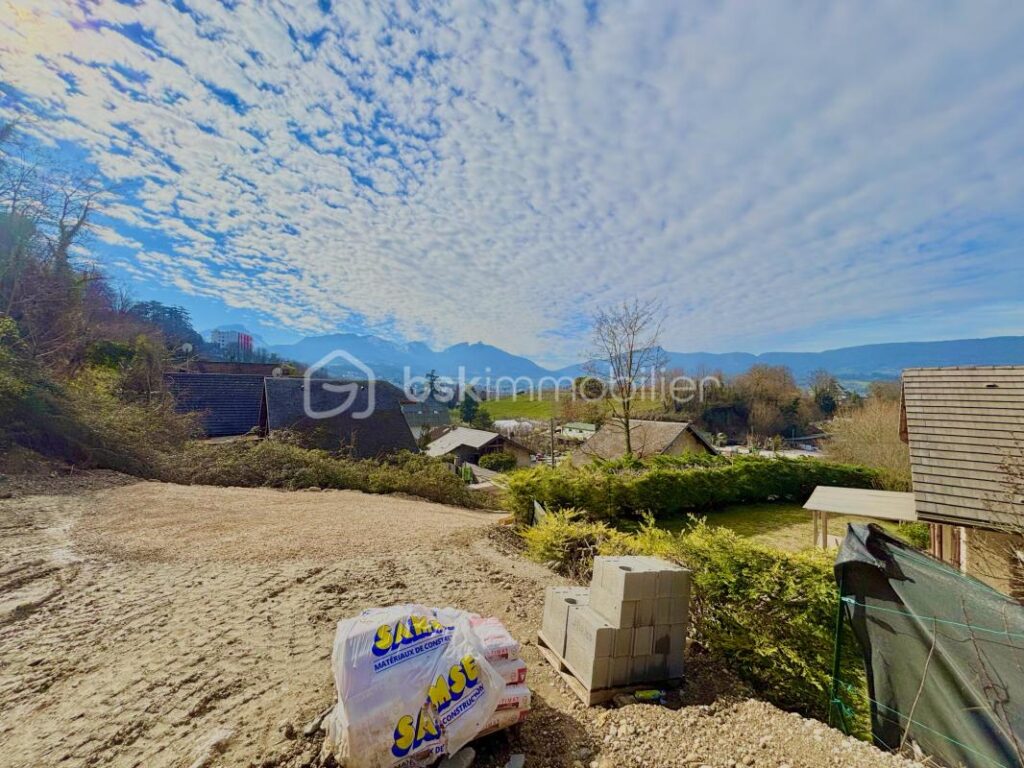 🌟 RARE À LA VENTE – TERRAIN D’EXCEPTION À CHAMBÉRY 🌟 – NR pièces – NR chambres – 2269 m²