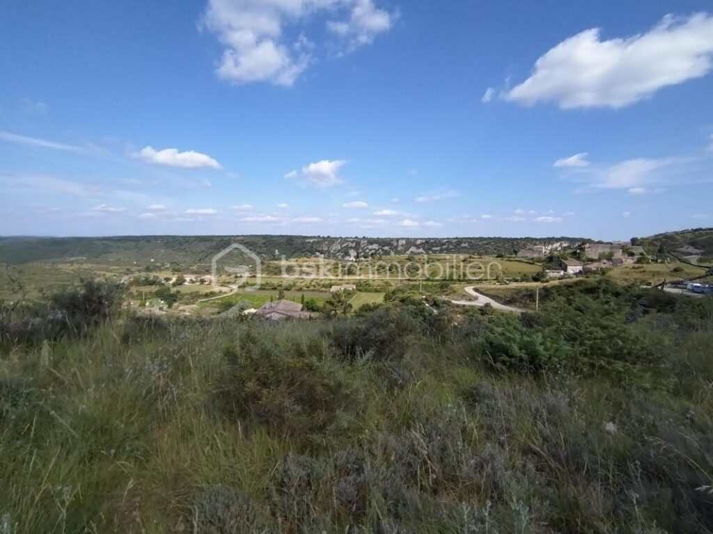 Superbe terrain de 3300 m² avec vue panoramique à Gras – NR pièces – NR chambres – 3300 m²