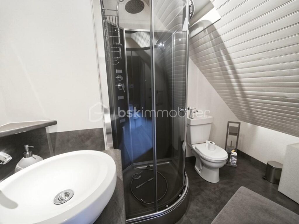 Claire ROSSIGNOL by BSK IMMOBILIER propose à Mazangé – 4 pièces – 3 chambres – 115 m²