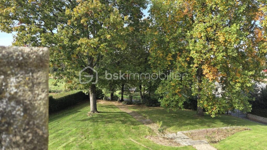 Maison exceptionnelle – 353 m² sur parc de 3 518 m² – 12 pièces – 5 chambres – 353 m²