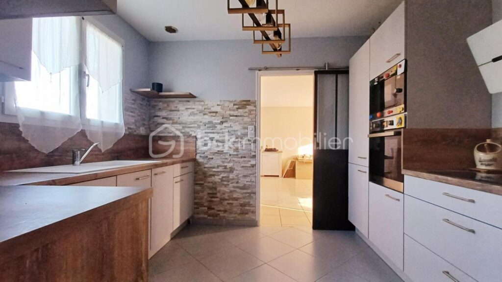 OLONNE SUR MER CENTRE BOURG – 6 pièces – 3 chambres – 126 m²