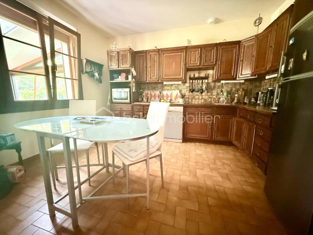 Maison 4 Chambres sur Sous-Sol total – 6 pièces – 4 chambres – 121 m²