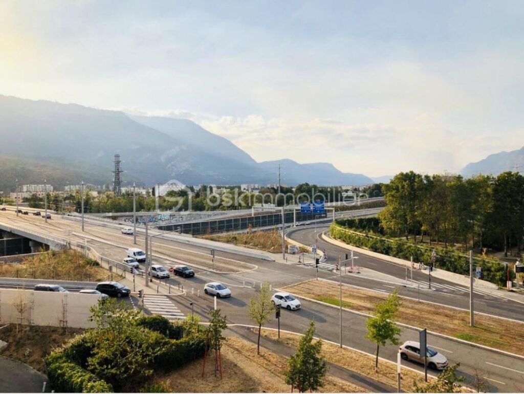 STUDIO MEUBLE LUMINEUX PORTES DE L’OUEST – 1 pièce – NR chambres – 33 m²