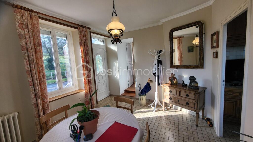 Maison de village au charme intemporel à Noues de Sienne – 7 pièces – 4 chambres – 147 m²