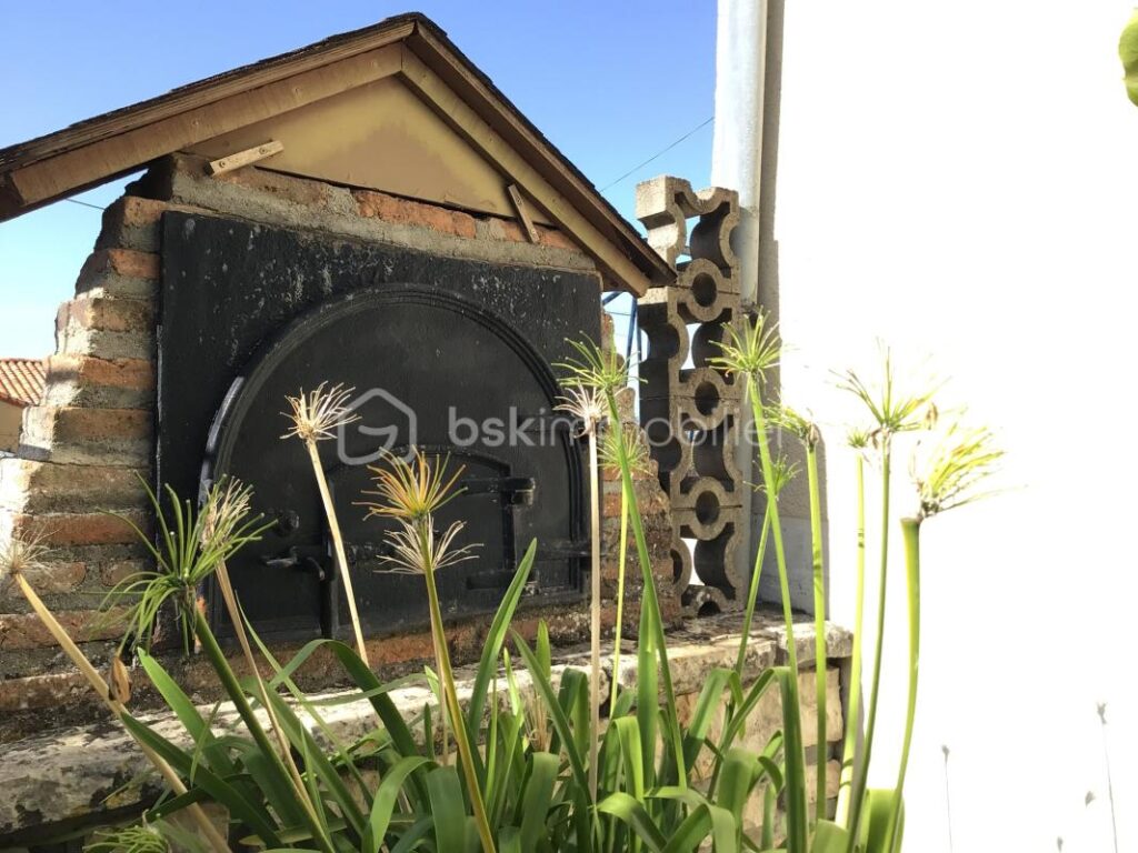 Maison de caractère à rénover – 8 pièces – 5 chambres – 189 m²