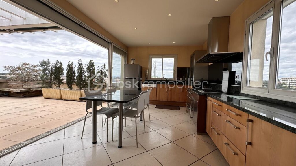 ROMANS SUR ISERE – Penthouse 160 m² habitables – 4 pièces – 3 chambres – 160 m²