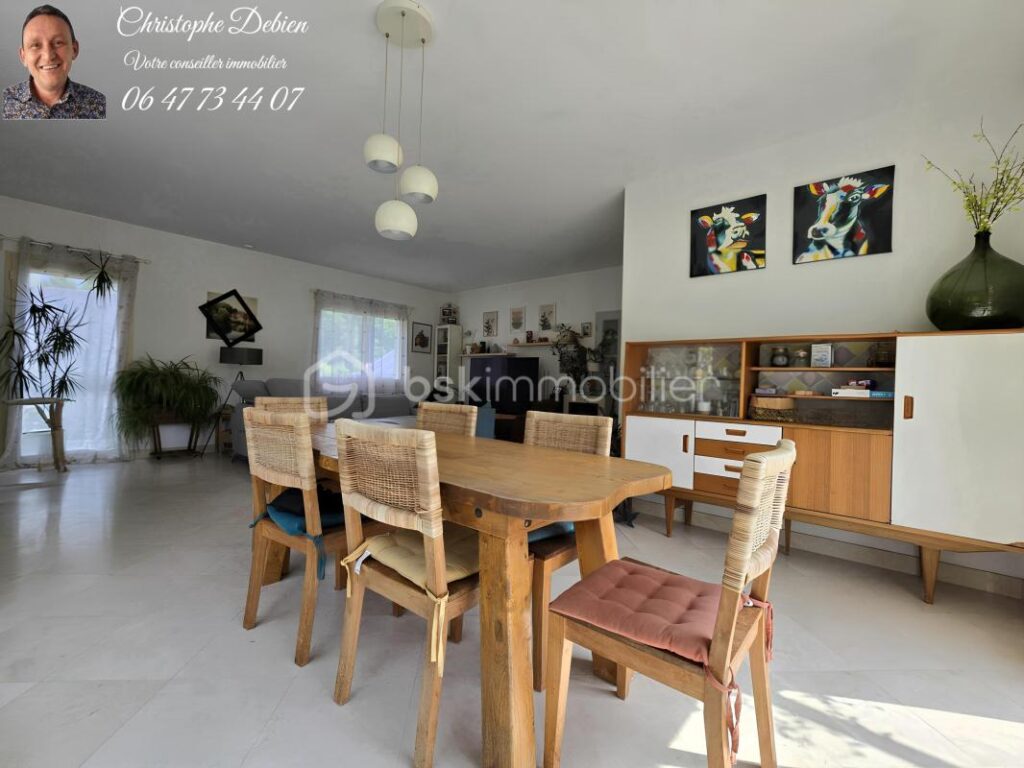 MAISON FAMILIALE DE PLAIN-PIED AVEC SOUS-SOL AMÉNAGÉ, 4 CHAMBRES ET GRAND JARDIN AU CALME – CHAVAGNES-EN-PAILLERS – 7 pièces – 4 chambres – 207 m²