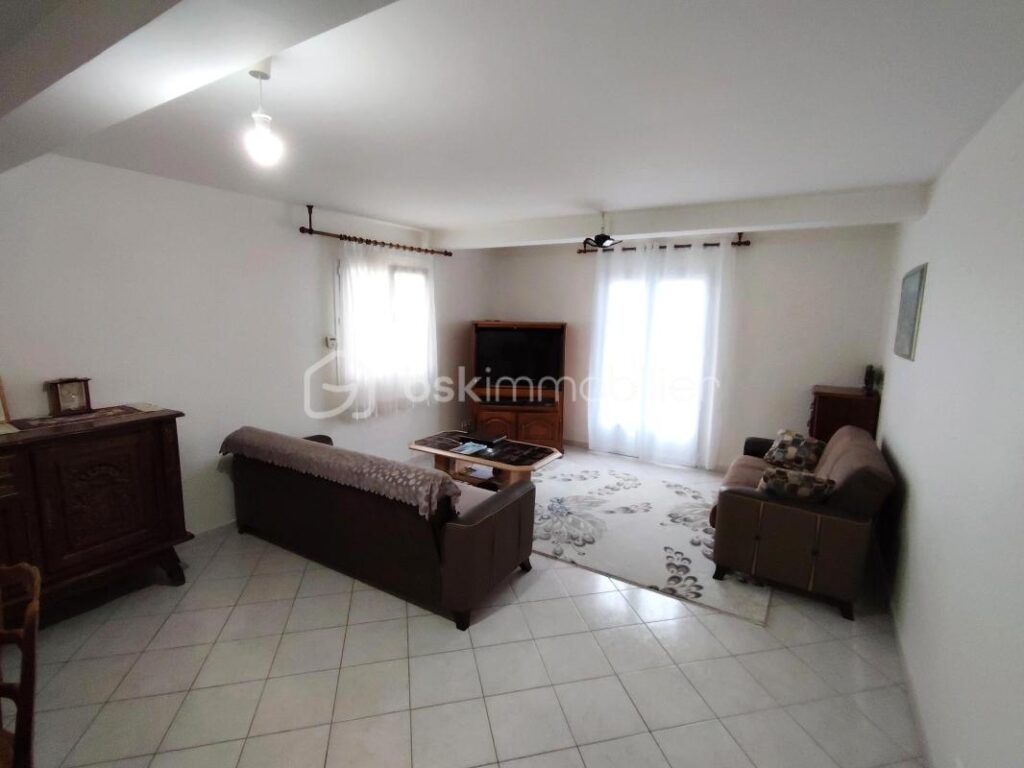 MAISON 8 pièces 186 m² – 8 pièces – 7 chambres – 183 m²