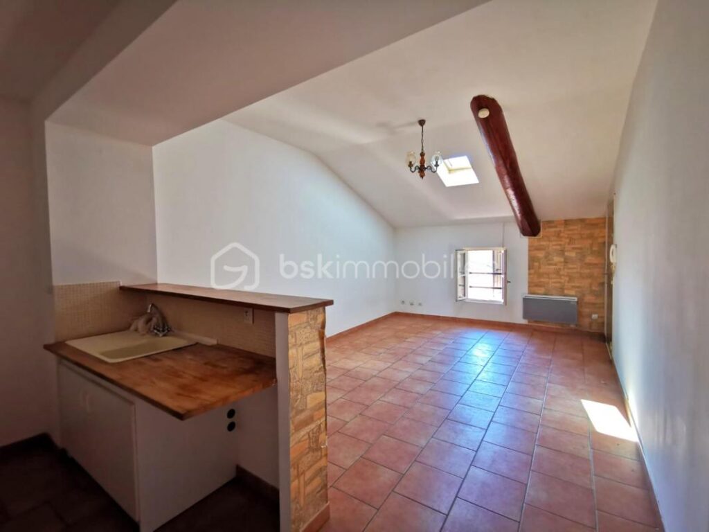 APPARTEMENT T2 DE 48 m² AVEC GARAGE EN PLEIN CENTRE DE CAUMONT SUR DURANCE – 2 pièces – 1 chambre – 47 m²