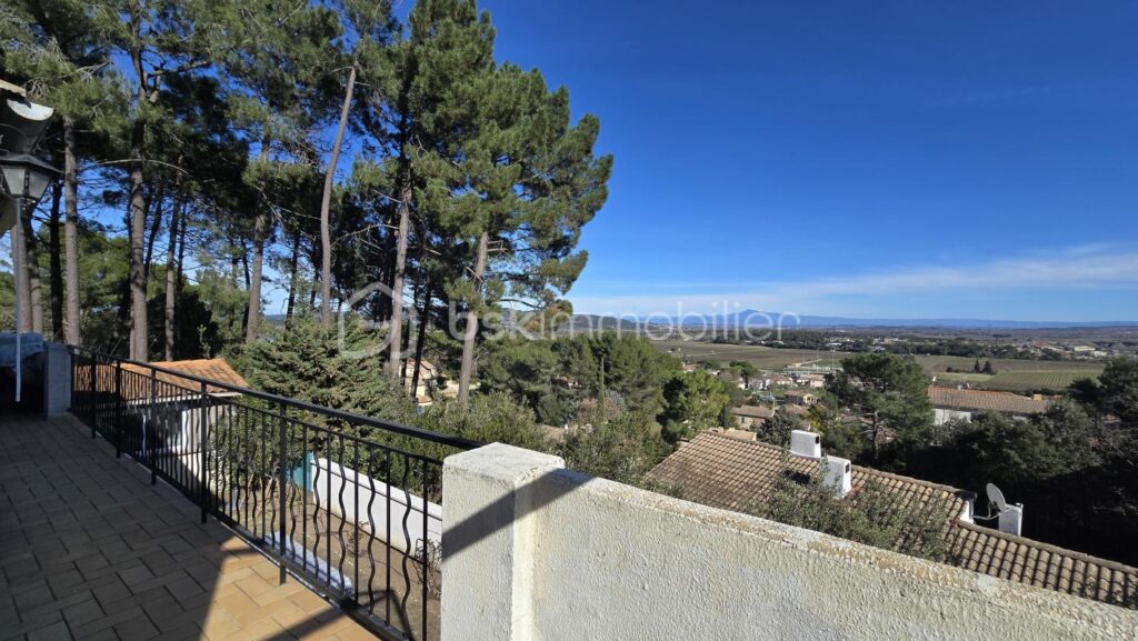 Maison + logement indépendant avec vue exceptionnelle, piscine et garage – 7 pièces – 5 chambres – 140 m²