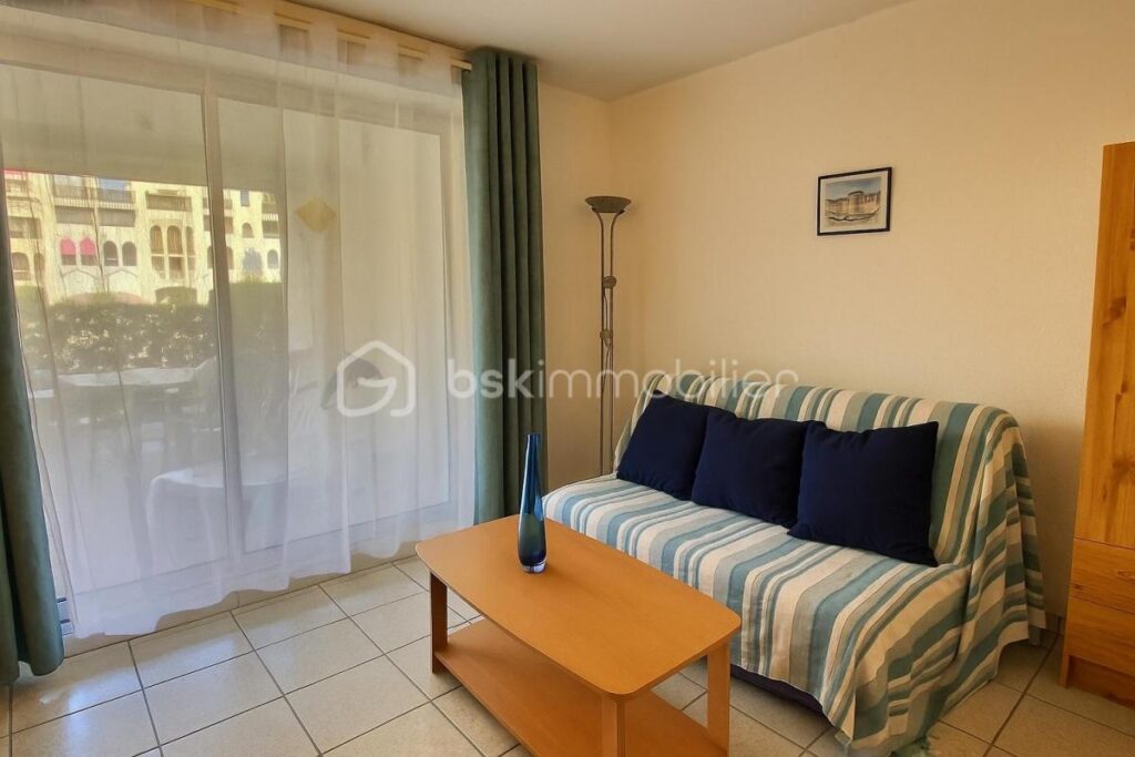 BELLE TERRASSE VUE LAC MARIN – 1 pièce – NR chambres – 22 m²