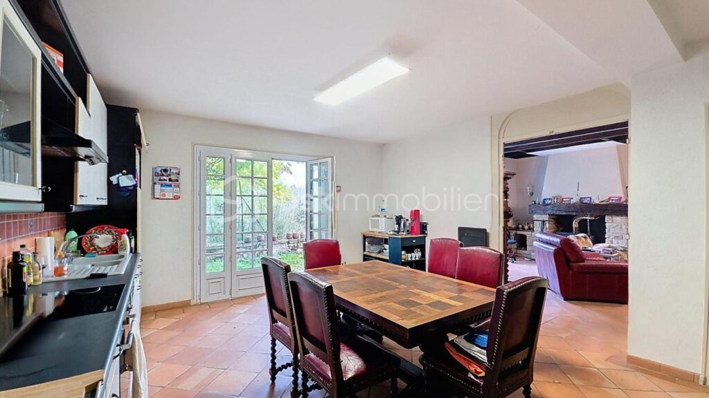 Maison familiale au calme / Grands volumes & superbe potentiel – 6 pièces – 4 chambres – 143 m²