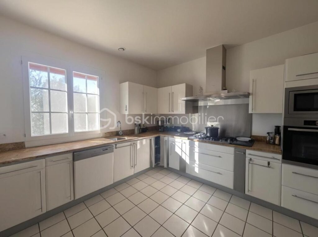 Maison familiale avec bureau indépendant – Pessan – 6 pièces – 4 chambres – 167 m²