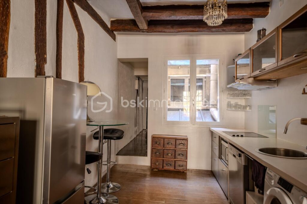 Appartement de Charme au Cœur du Vieux Tours – 2 pièces – 1 chambre – 58 m²
