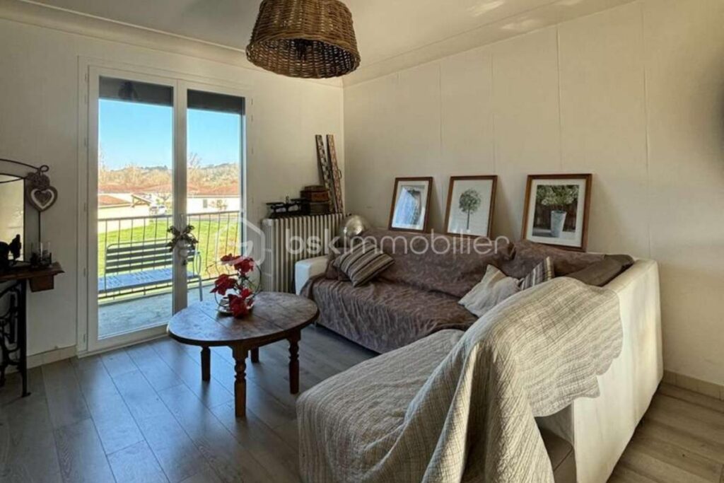 🏡 Exclusivité : Maison Familiale Spacieuse avec Rénovations Modernes – Calme Absolu & Proximité Pombonne/Centre-Ville ! – 6 pièces – 5 chambres – 152 m²