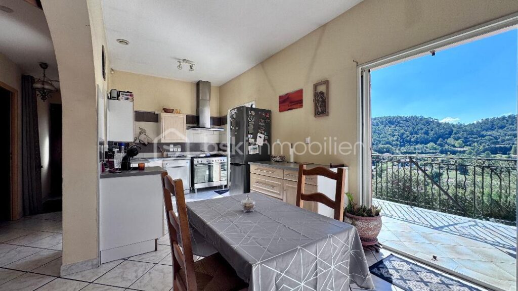 ACHAT Maison familiale avec vue dominante sur la vallée – 4 pièces – 3 chambres – 119 m²