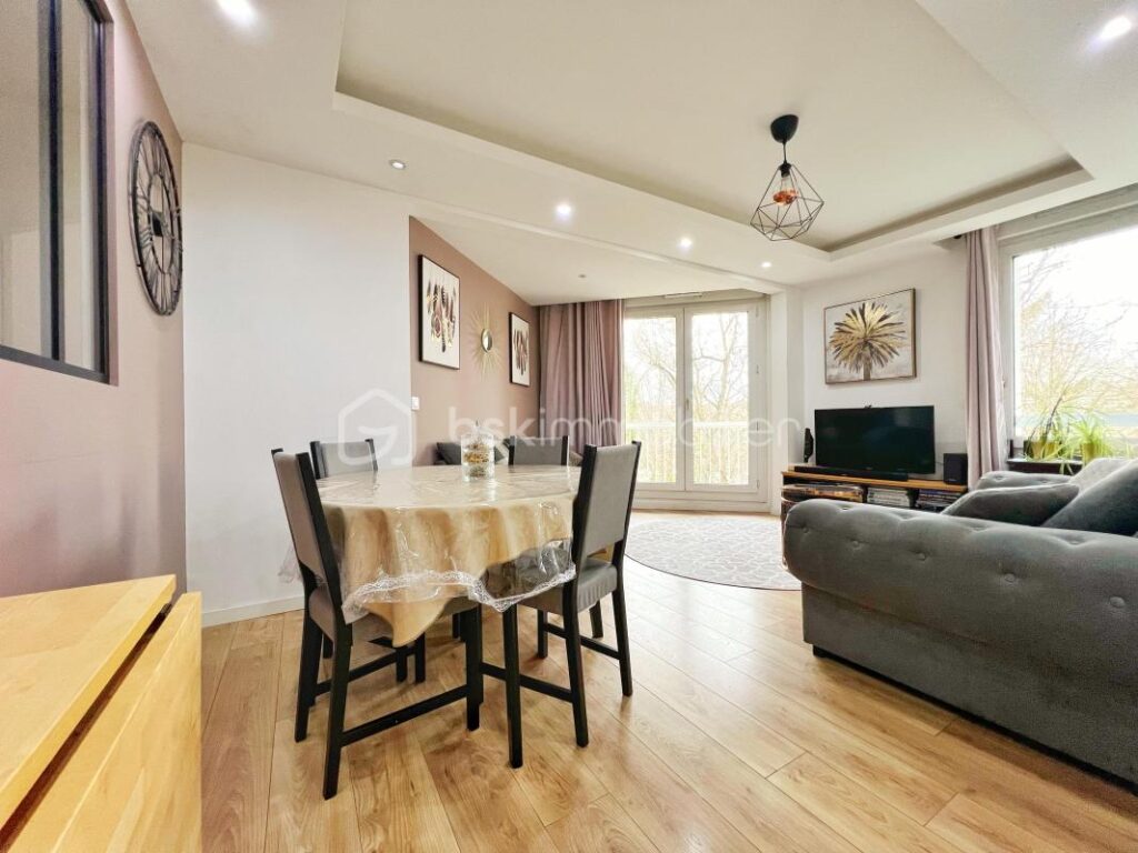 Votre nouveau coup de coeur dans un cadre verdoyant ! – 4 pièces – 3 chambres – 82 m²