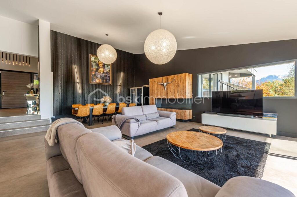 Propriété de 300 m² – Vue Lac & Montagnes – 7 pièces – 5 chambres – 300 m²