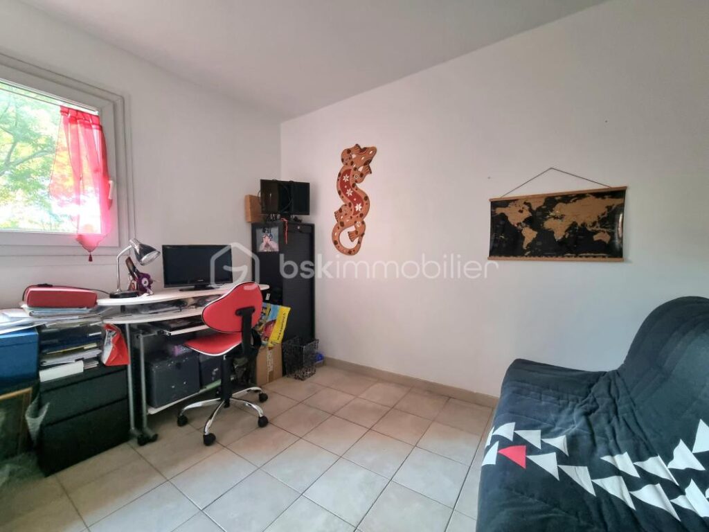 LE CANNET (06110) – APPARTEMENT F3 DE 70M2 AVEC TERRASSE, PARKING, CAVE – PROCHE DES COMMODITÉS/COMMERCES ET DU QUARTIER PALESTRE – CALME ET SANS VIS A VIS – 3 pièces – 2 chambres – 70 m²