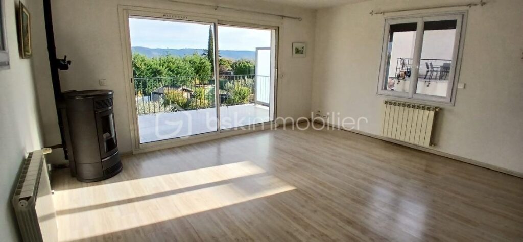 Maison quartier résidentiel 4 chambres, piscine – 5 pièces – 4 chambres – 110 m²