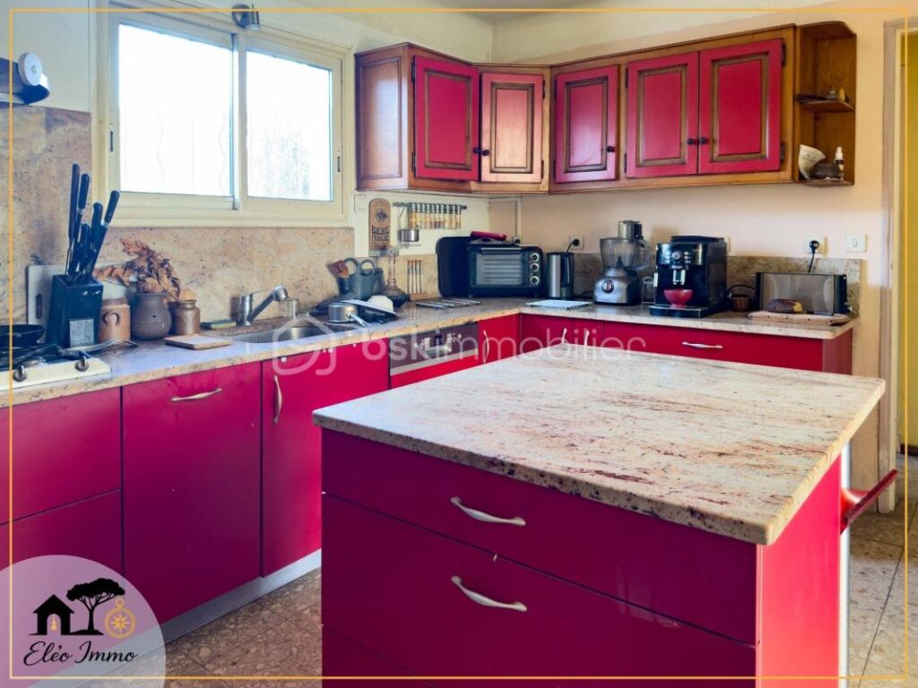 Bédarrides – Villa de 217 m² avec piscine, spa et parc paysager – 7 pièces – 4 chambres – 217 m²