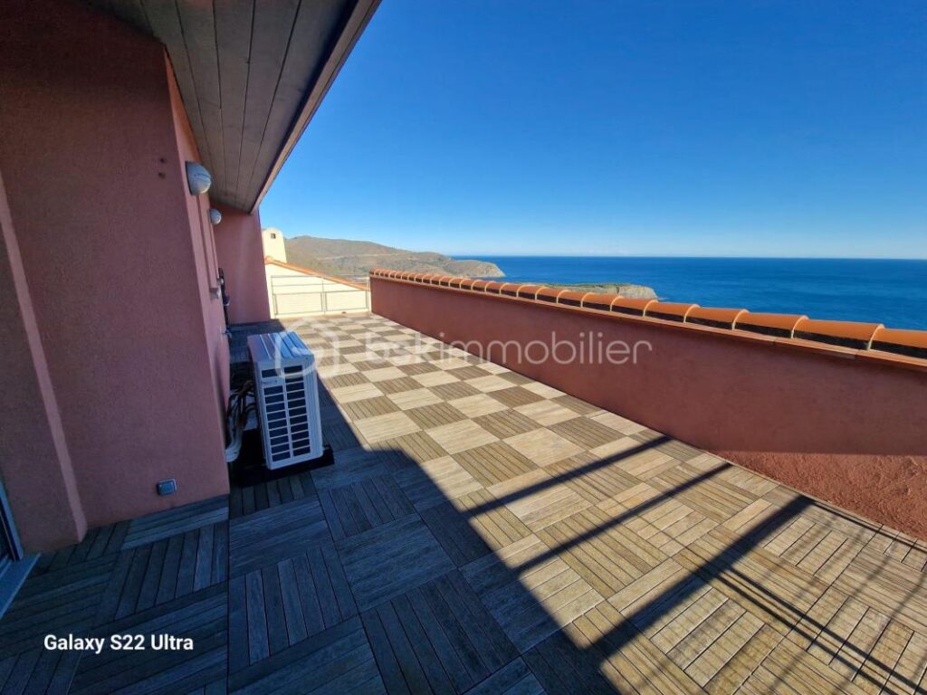 A VENDRE APPARTEMENT 62M2 – MAGNIFIQUE VUE MER – TERRASSE DE 40 M² – DEUX CHAMBRES – PARKING PRIVE FERME – CLIMATISATION REVERSIBLE – – 3 pièces – 2 chambres – 61 m²