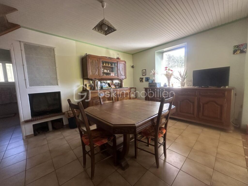 Énorme Potentiel pour cette jolie Villa située à 20 minutes du centre Ville d’Ales – 5 pièces – 4 chambres – 125 m²