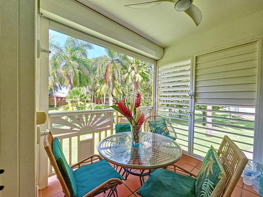 Appartement d’angle vue cocoteraie Anse des Rochers – 1 pièce – 1 chambre – 19 m²