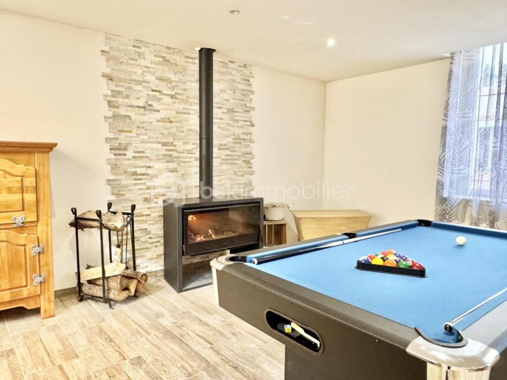 Maison de maître rénovée avec piscine , Jardin et Place de Parking à Saint-Chinian – 6 pièces – 5 chambres – 180 m²