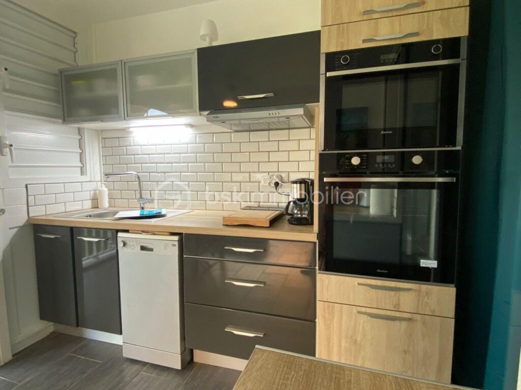 Quart de villa entièrement refait Anse des Rochers – 1 pièce – 1 chambre – 35 m²