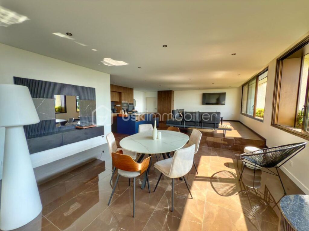 SOUS OFFRE- CO- EXCLUSIVITE – CANNES – CROIX DES GARDES – 132 M² – 4 PIECES – VUE MER – CALME – PISCINE – PARKING – 4 pièces – 3 chambres – 132 m²