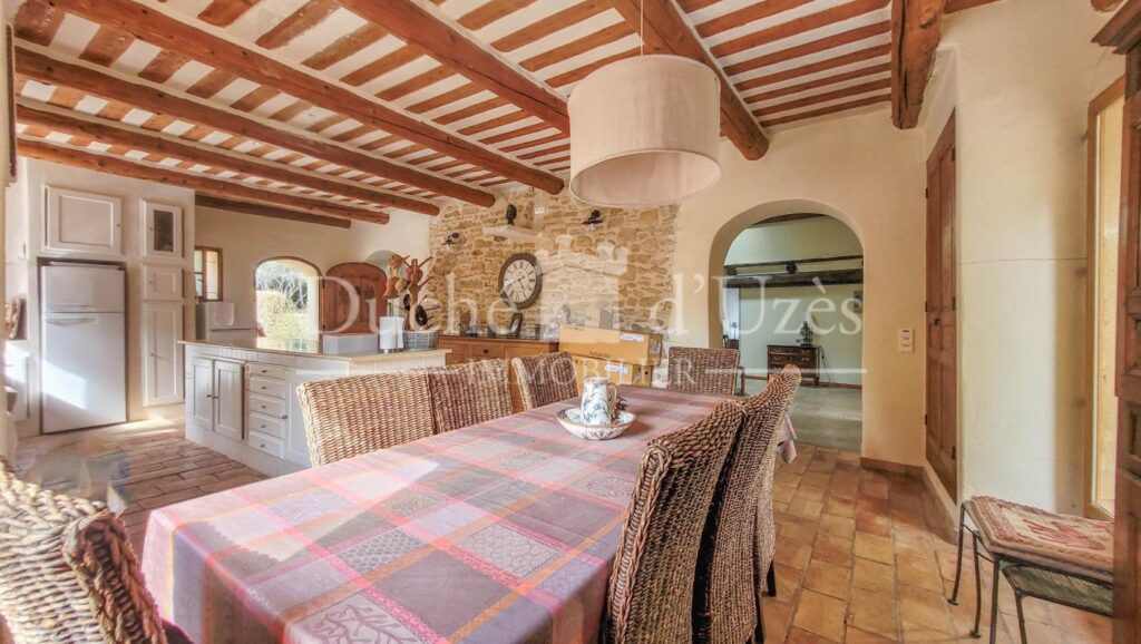 Maison en pierre – 8 pièces – 4 chambres – 160 m²