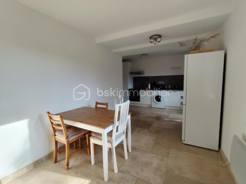 Immeuble de caractère entièrement rénové, idéal pour investissement locatif – 10 pièces – NR chambres – 166 m²