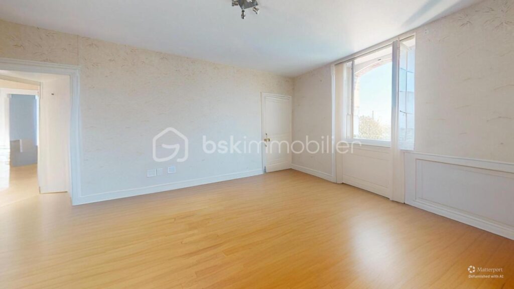 Appartement d’exception dans une tour du XVIIe siècle – Bellegarde – 4 pièces – 2 chambres – 98 m²