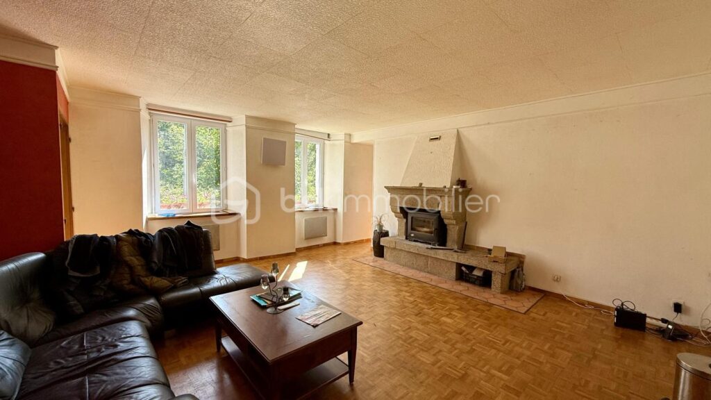 Maison à vendre à MORTAIN – 5 pièces – 4 chambres – 118 m²