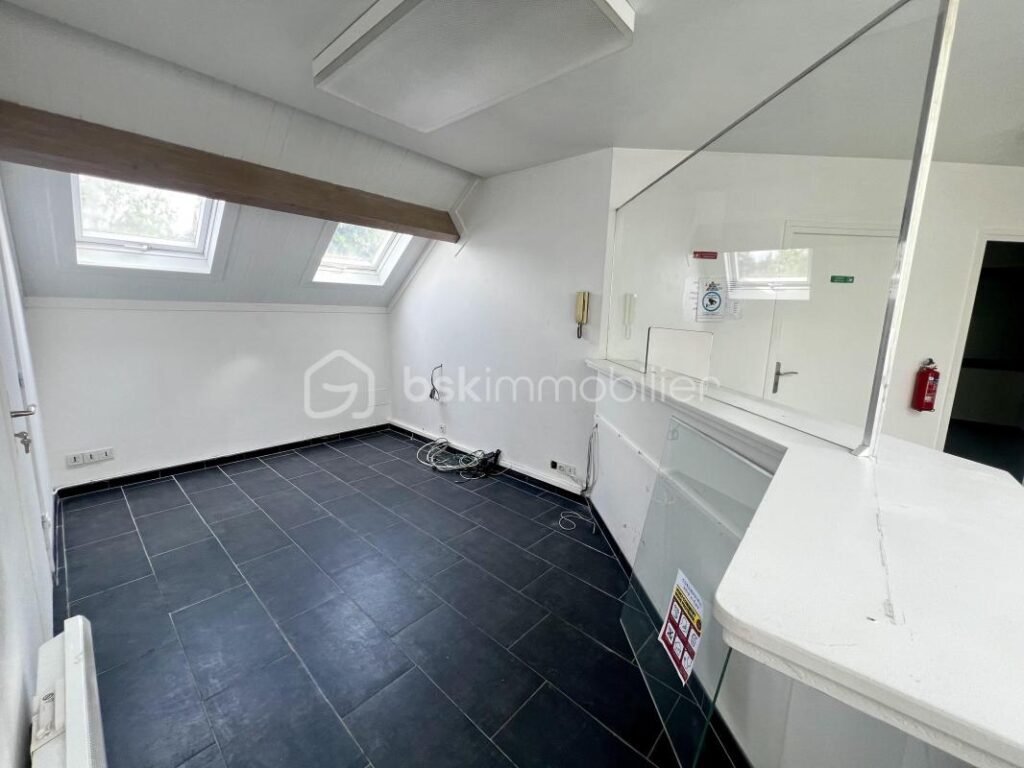 Découvrez l’élégance et la sérénité en plein cœur de Coulommiers pour habitation ou professionnels de santé !!! – 6 pièces – 4 chambres – 203 m²