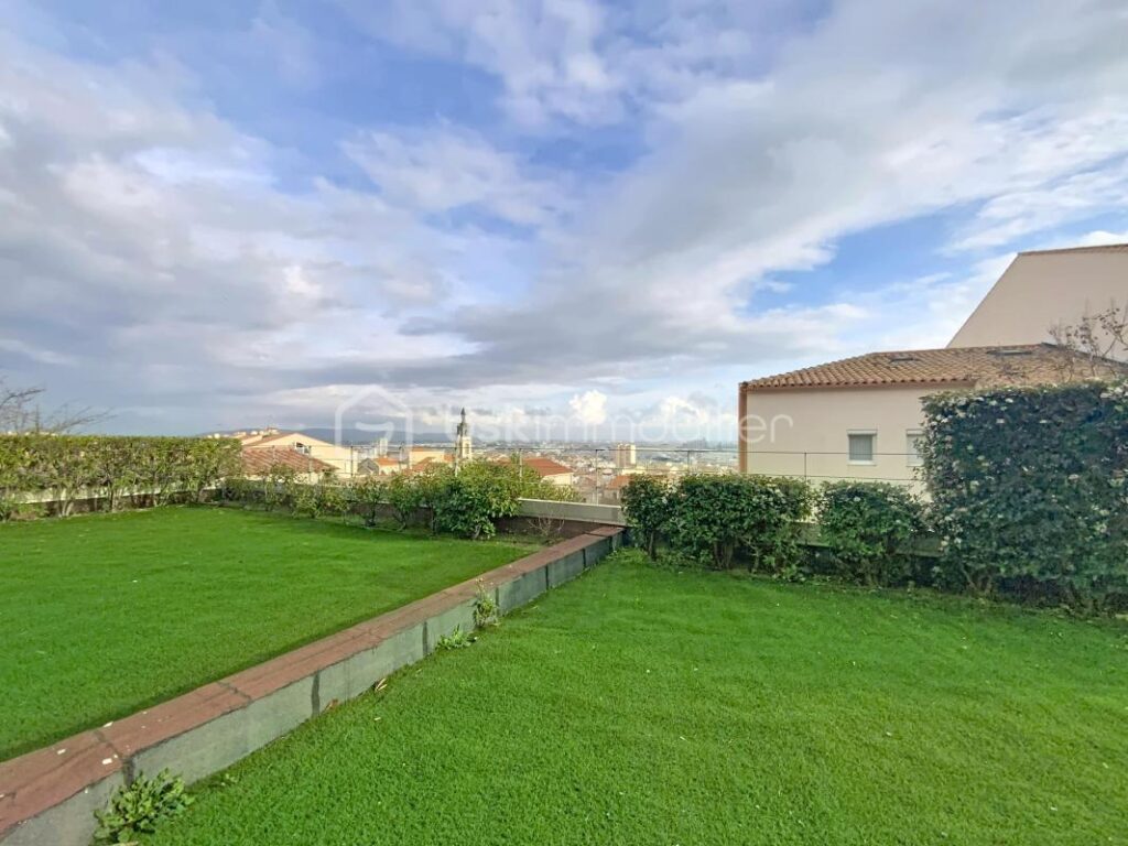 APPARTEMENT T2 de 102 m² – LOGGIA/TERRASSE – VUE PORT – GARAGE – SÈTE / BAS SAINT-CLAIR – QUARTIER HAUT ** – 2 pièces – 1 chambre – 59 m²