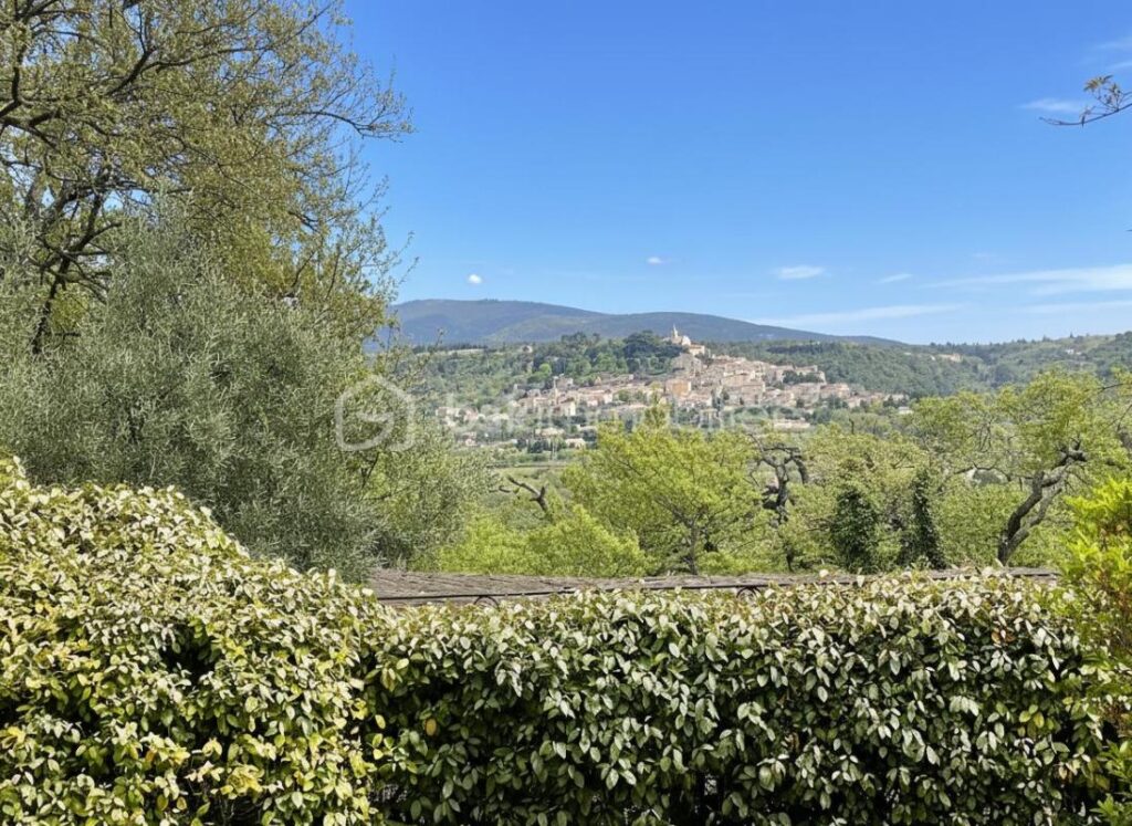 Maison de plain-pied – piscine – Vue dégagée sur le Luberon – Calme – 6 pièces – 5 chambres – 106 m²
