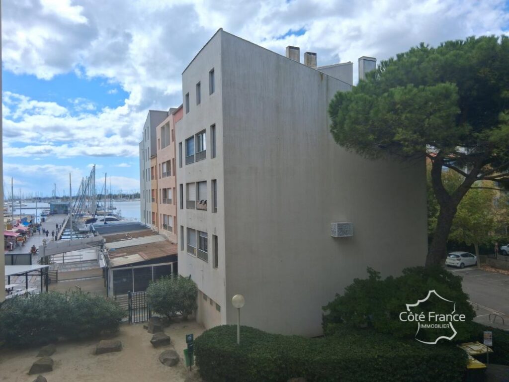 Appartement T2, Vue Port avec Place de Parking – 2 pièces – 1 chambre – 43 m²