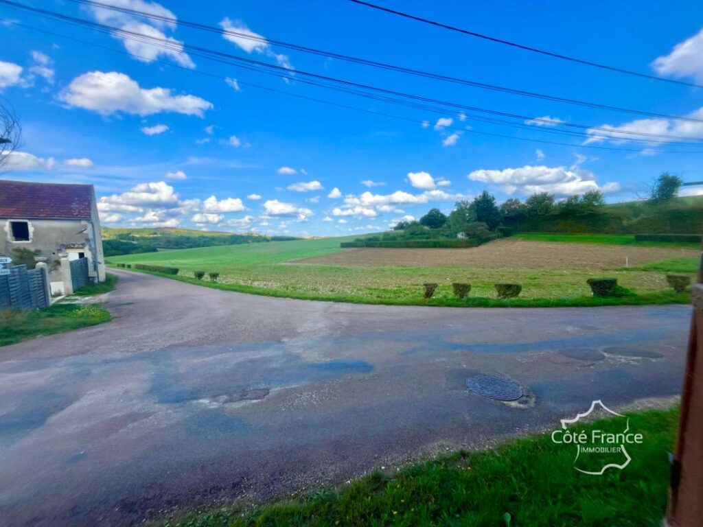 Charmante longère de 160 m2 habitables avec dépendances et j – 6 pièces – 4 chambres – 160 m²
