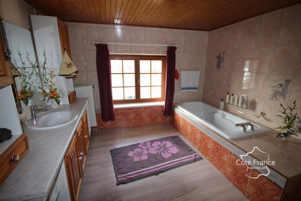 CHOOZ Maison 3 façades entièrement rénovée, belle opportunit – 3 pièces – 2 chambres – 99 m²