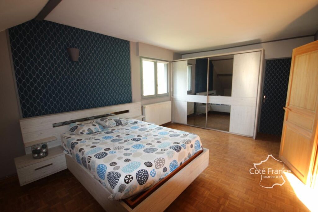 HIERGES Pavillon individuel de plain pied sur sous-sol compl – 5 pièces – 3 chambres – 135 m²