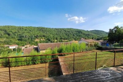 Maison en pierres entièrement rénovée – 7 pièces – 4 chambres – 151 m²