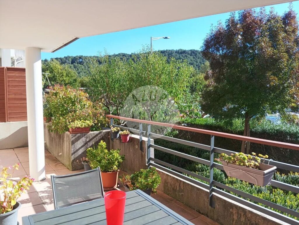 APPARTEMENT T2 52 M² + TERRASSE ET GARAGE – 2 pièces – NR chambres – 52 m²