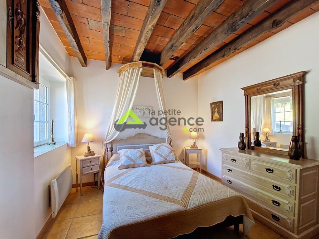 Magnifique Propriété – 270 m2 + Etang – 11 pièces – 8 chambres – 270 m²