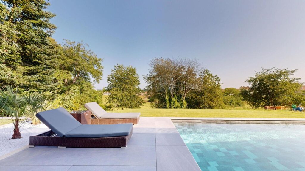 Demeure de prestige St Vit 7 pièce(s) 277 m2 – 7 pièces – 5 chambres – 277 m²