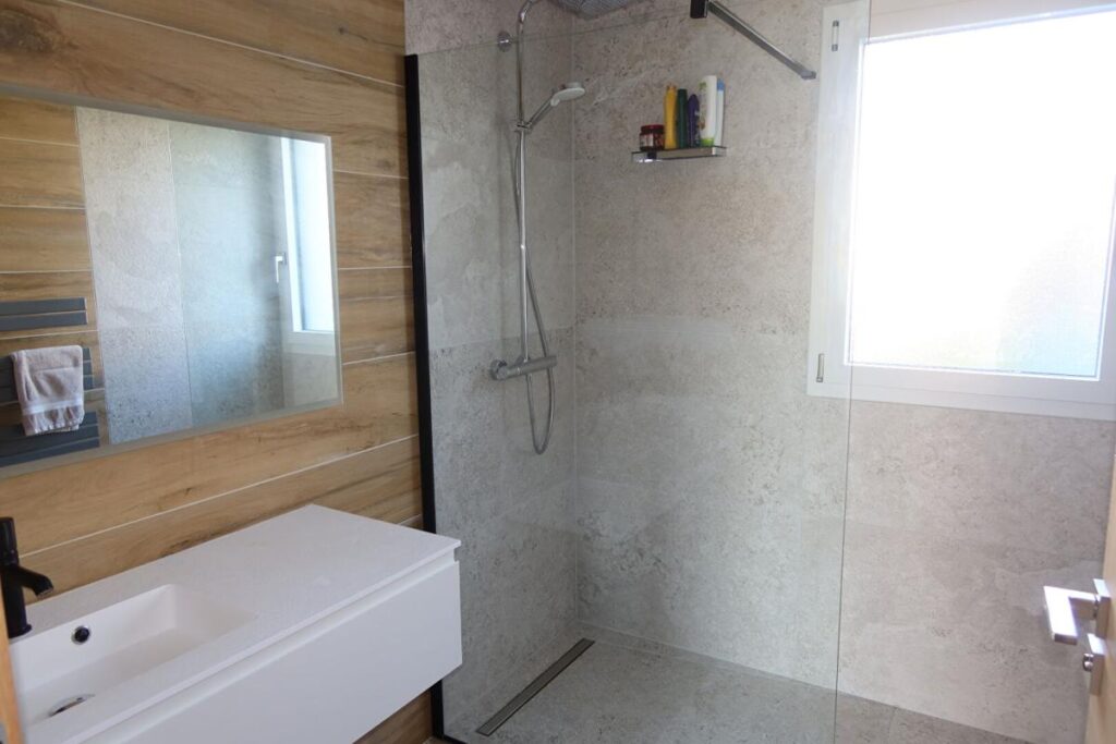 Maison L Hopital Du Grosbois 7 pièce(s) 185 m2 – 7 pièces – 4 chambres – 185 m²