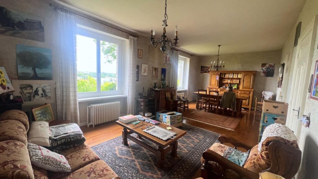 Maison bourgeoise sur hauteur Montbéliard – 8 pièces – 6 chambres – 159 m²