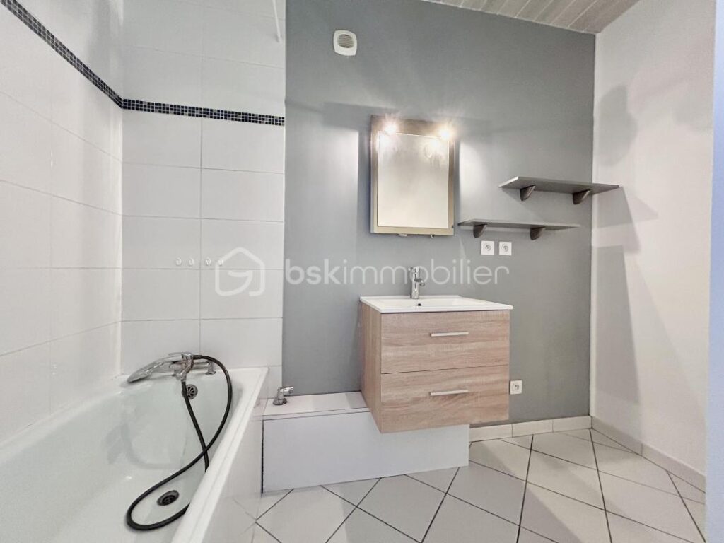 Appartement T4 / 79m2 Cognin – 4 pièces – 3 chambres – 79 m²